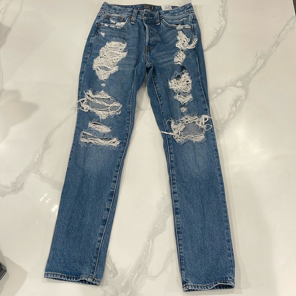 Abercrombie Ames Low Rise slim boyfriend